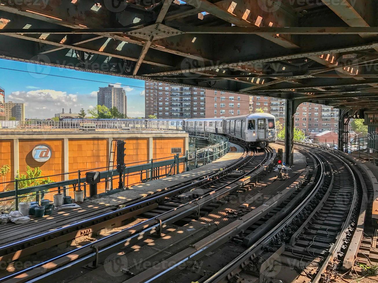 d treno entrata il ovest 8 ° metropolitana stazione nel coney isola, brooklyn, nuovo york. foto