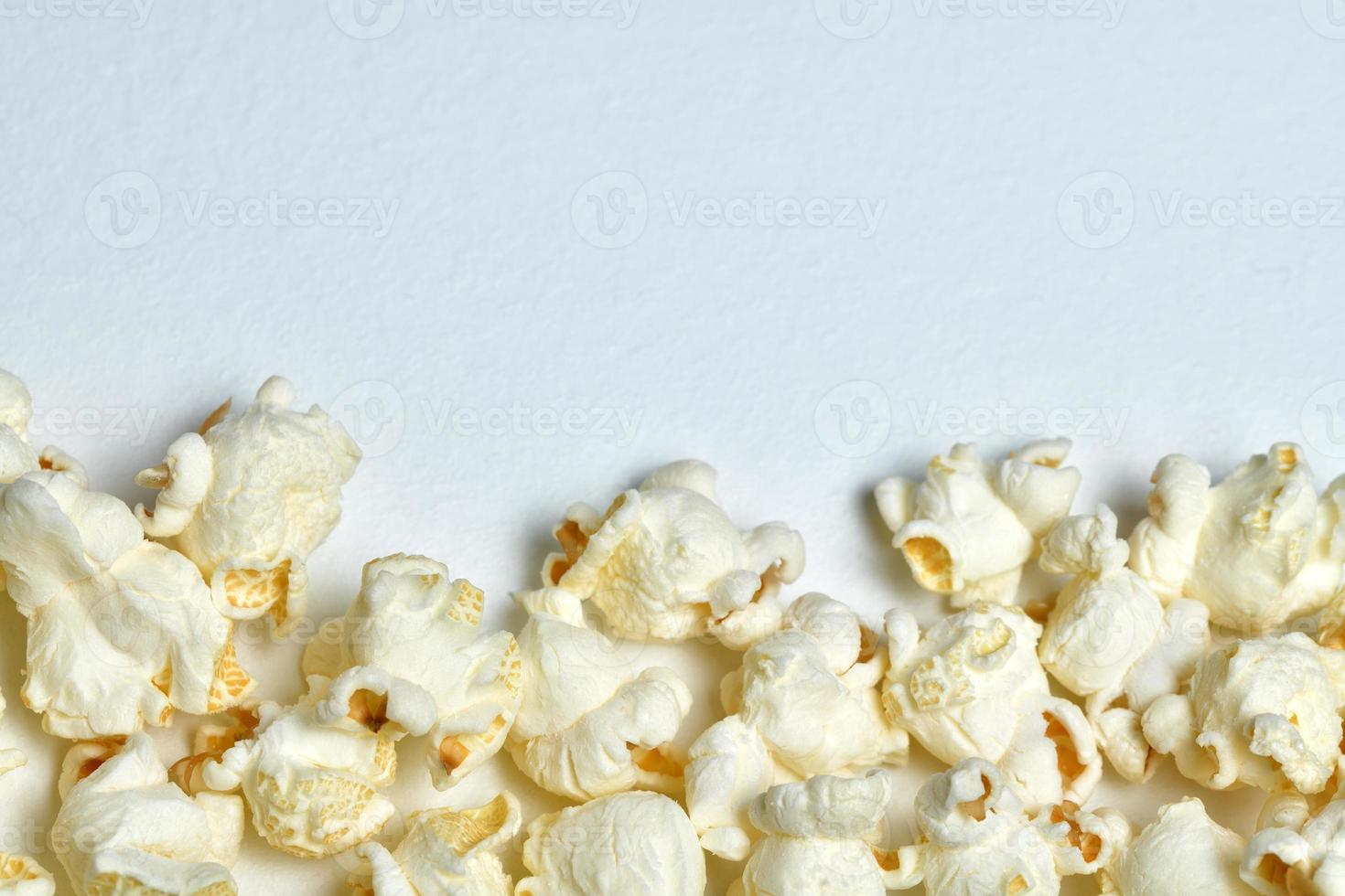 superiore Visualizza di popcorn isolato su bianca sfondo foto