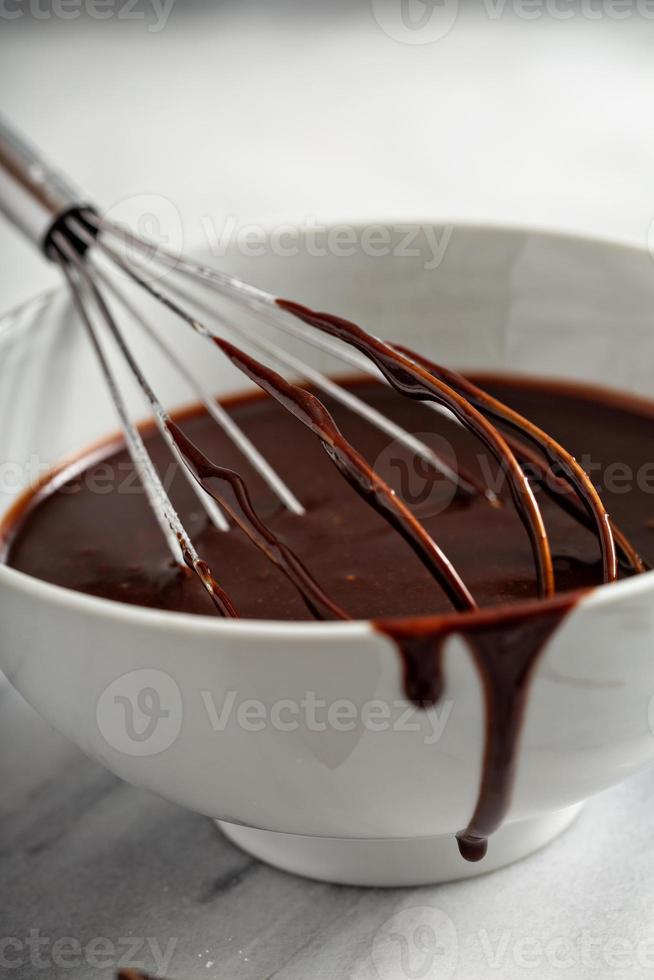 fabbricazione cioccolato Smalto o salsa foto