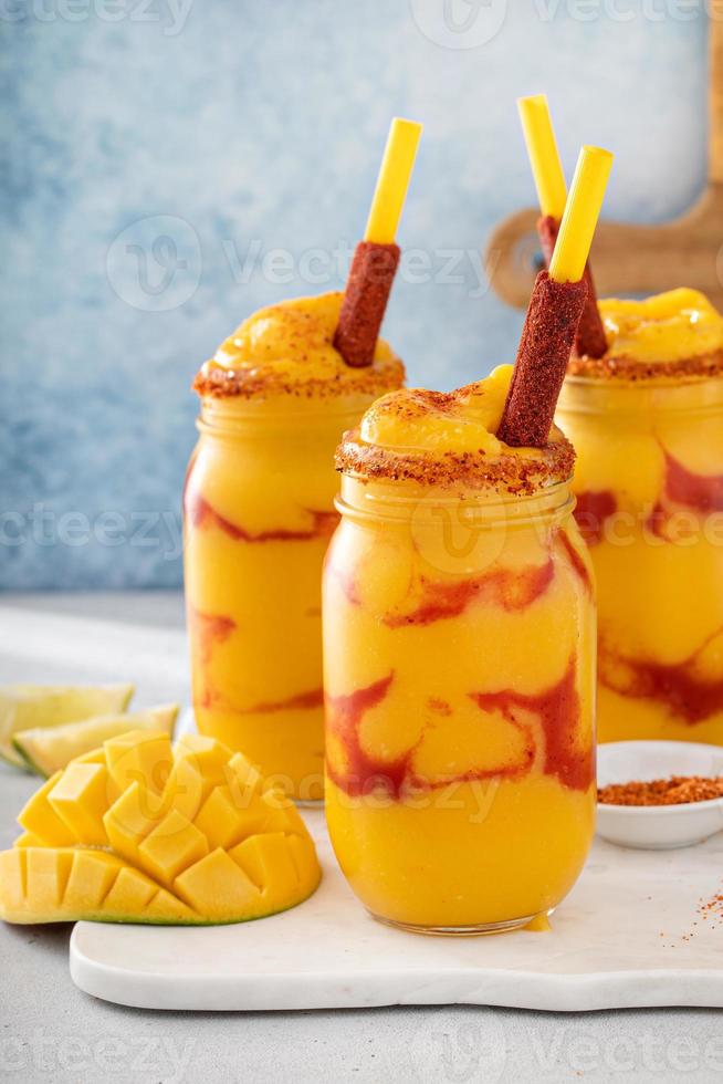 mangonada messicano Mango frullato con camoscio salsa e lime stagionatura foto