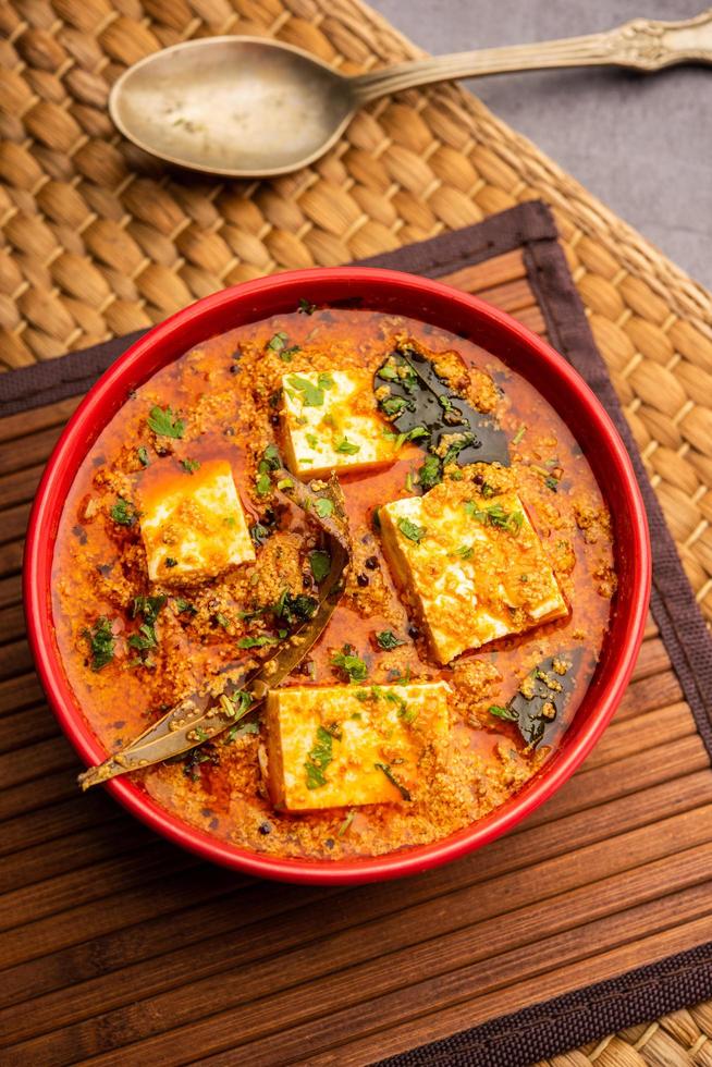 paneer khus khus curry o Villetta formaggio posto masala fatto utilizzando papavero semi, indiano ricetta foto