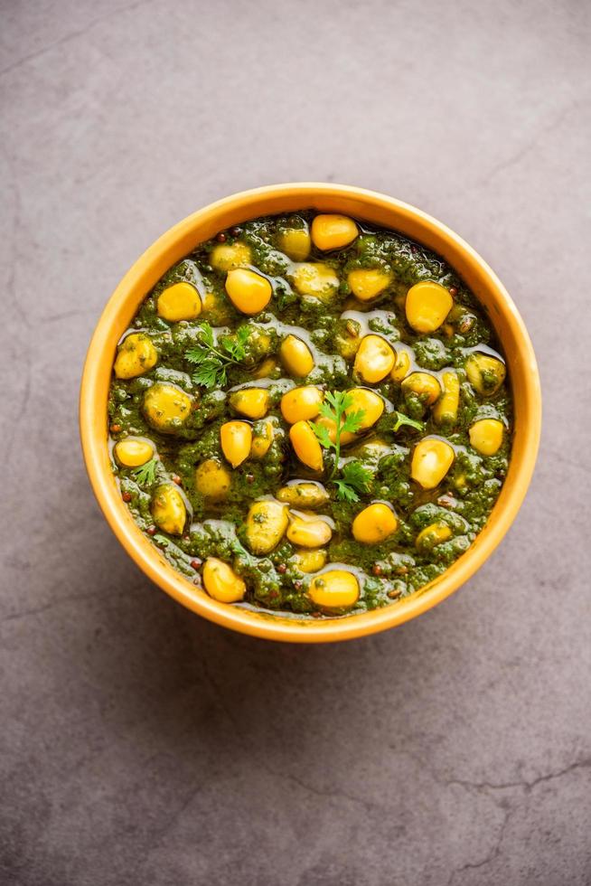 palak dolce Mais sabzi anche conosciuto come spinaci makai curry Sabji, nord indiano principale corso menù foto