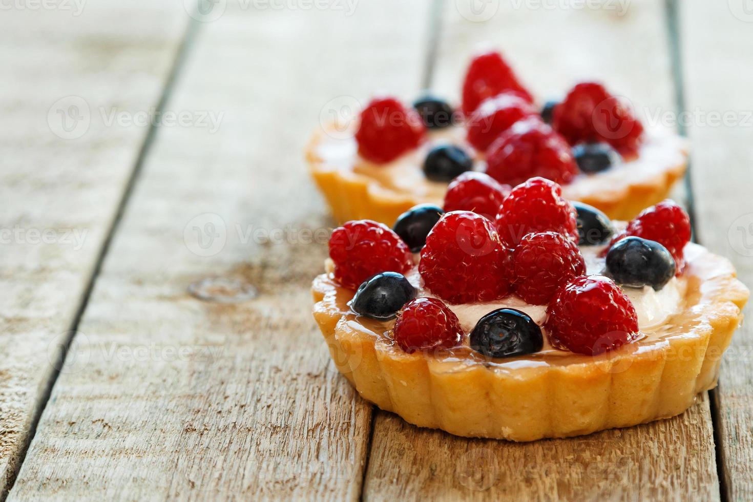 dolce torte con frutti di bosco foto