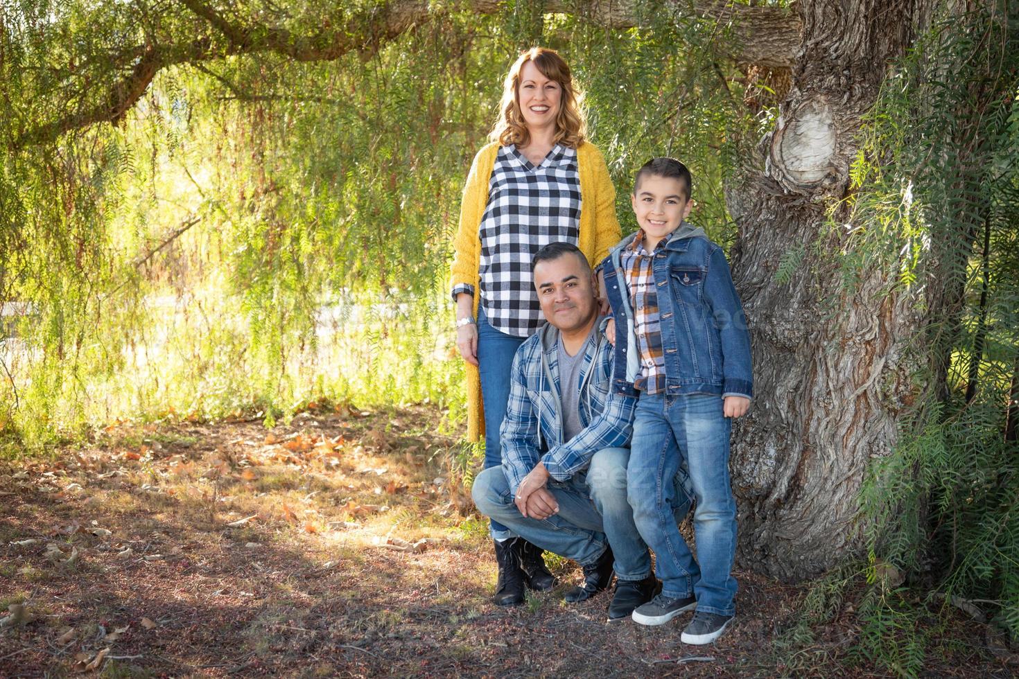 misto gara famiglia ritratto all'aperto foto