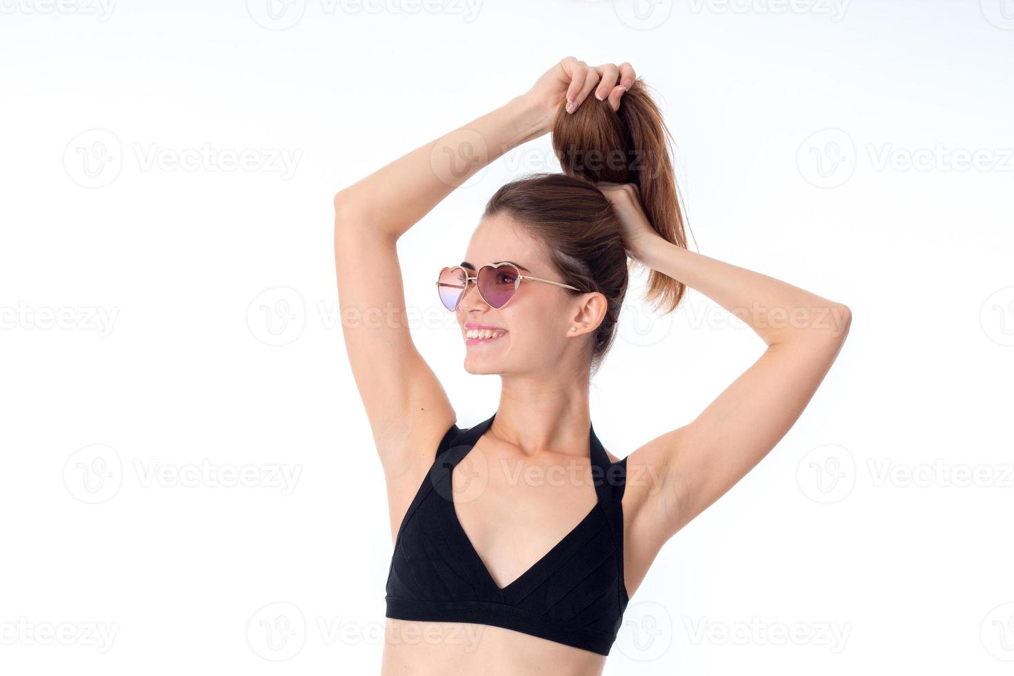 ragazza nel nero costume da bagno foto