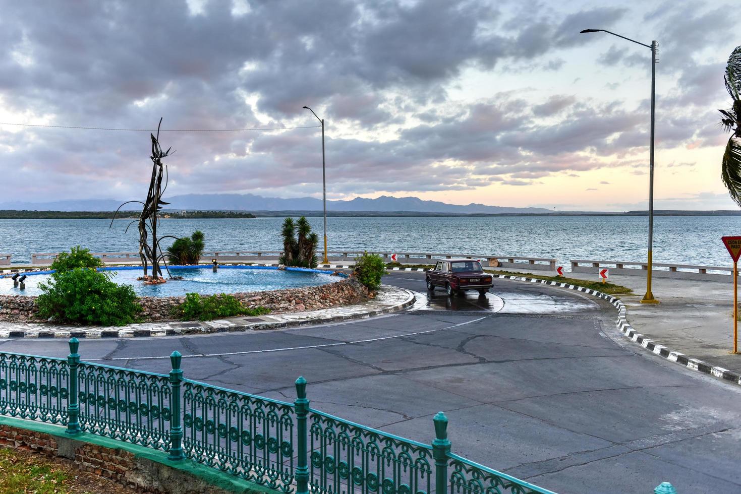 cienfuegos, Cuba - jan 11, 2017 - tramonto a punta gorda nel cienfuegos, Cuba. foto