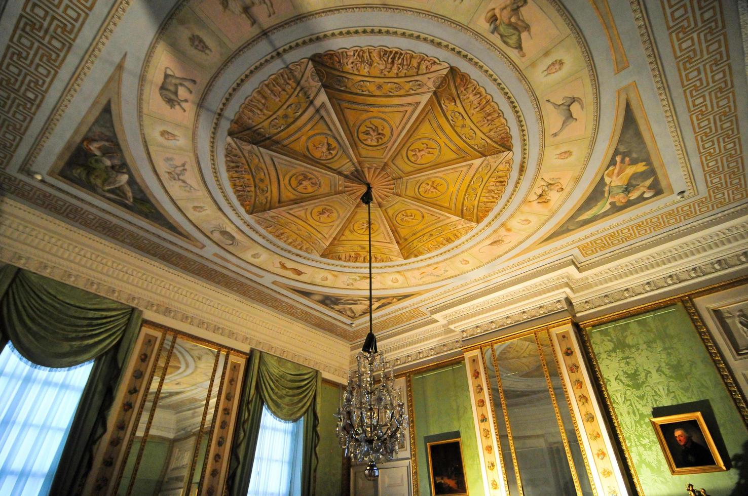 potsdam, Germania - novembre 13, 2010 - interno di il sanssouci palazzo nel potsdam. esso è considerato per essere il ultimo grande prussiano barocco palazzo. foto