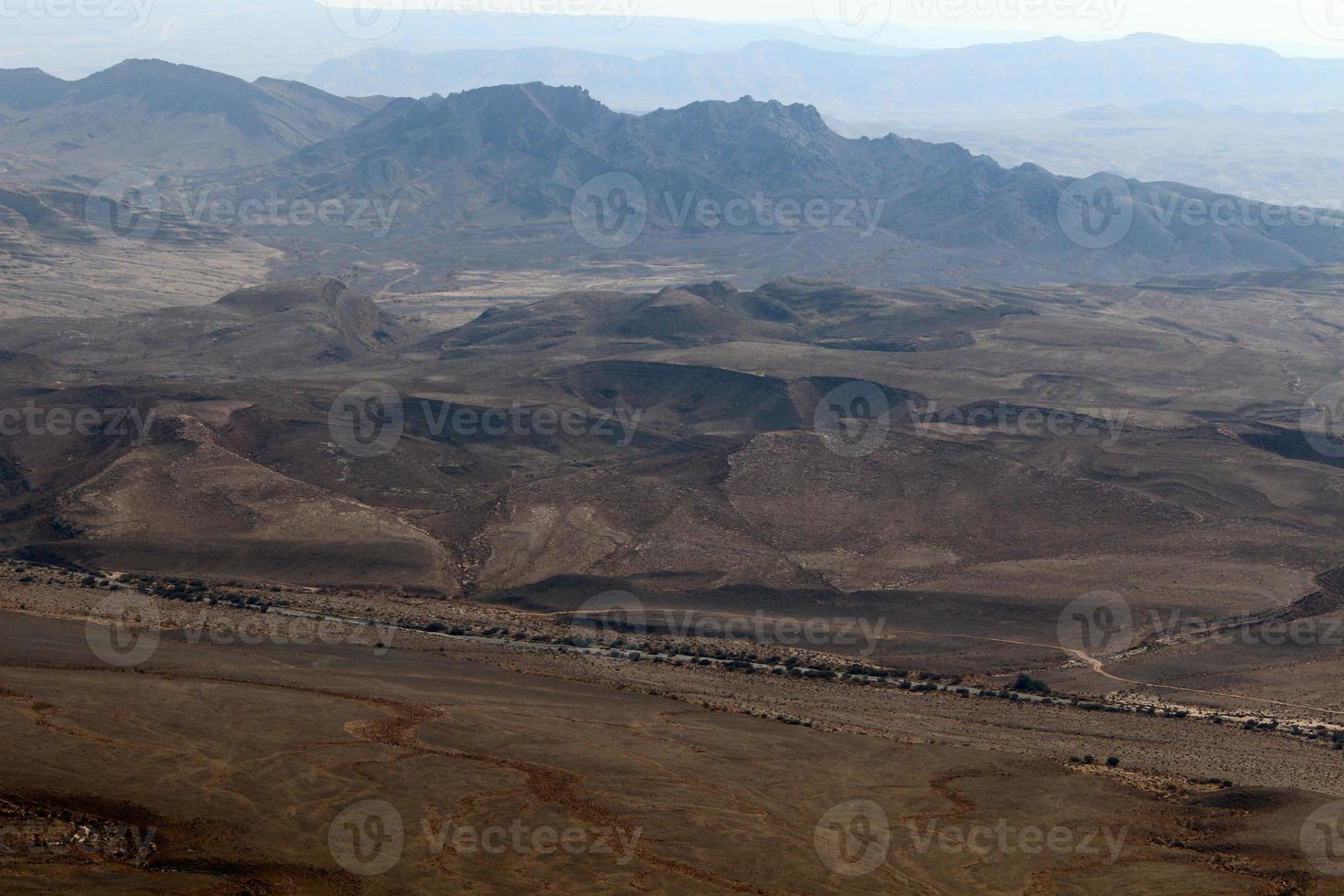 ramon cratere è un erosione cratere nel il negev deserto nel meridionale Israele. foto