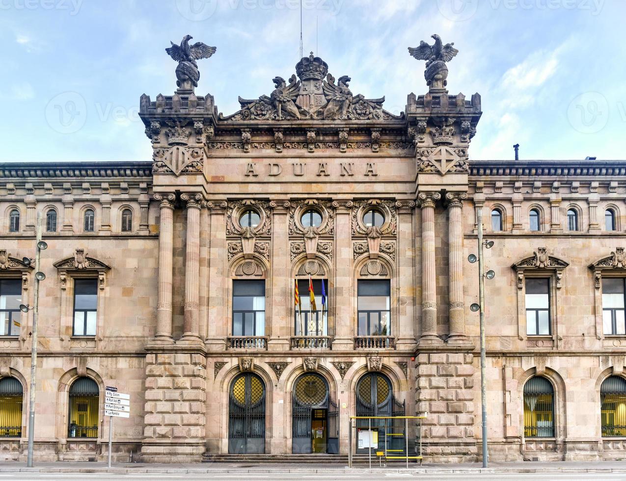 Dogana edificio - edificio de la aduana del porto, di enrico sagnier io villavecchia e pere garcia io faria. porta di Barcellona, Spagna. foto