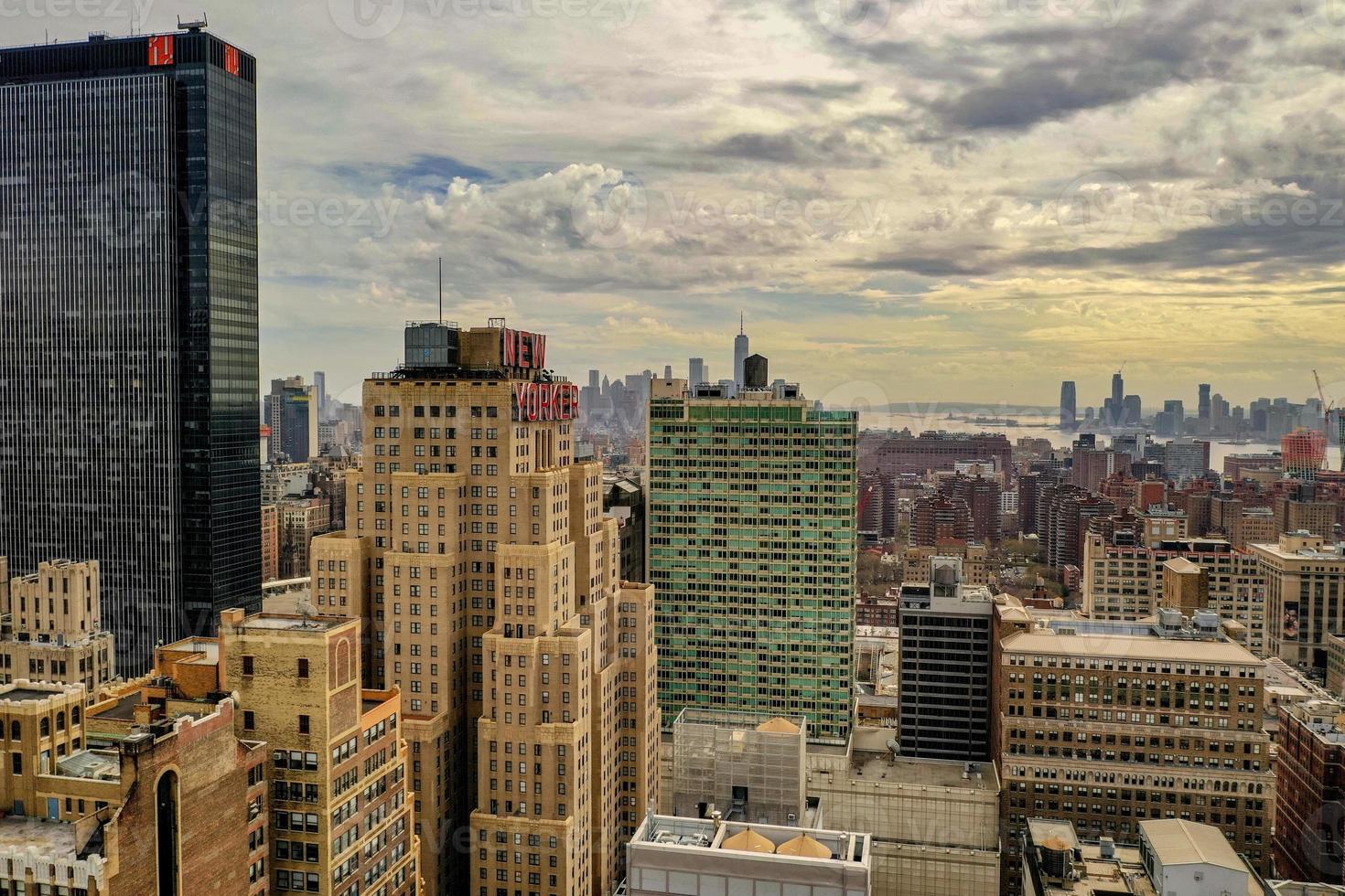 panoramico Visualizza di midtown Manhattan nel nuovo York città durante il giorno. foto