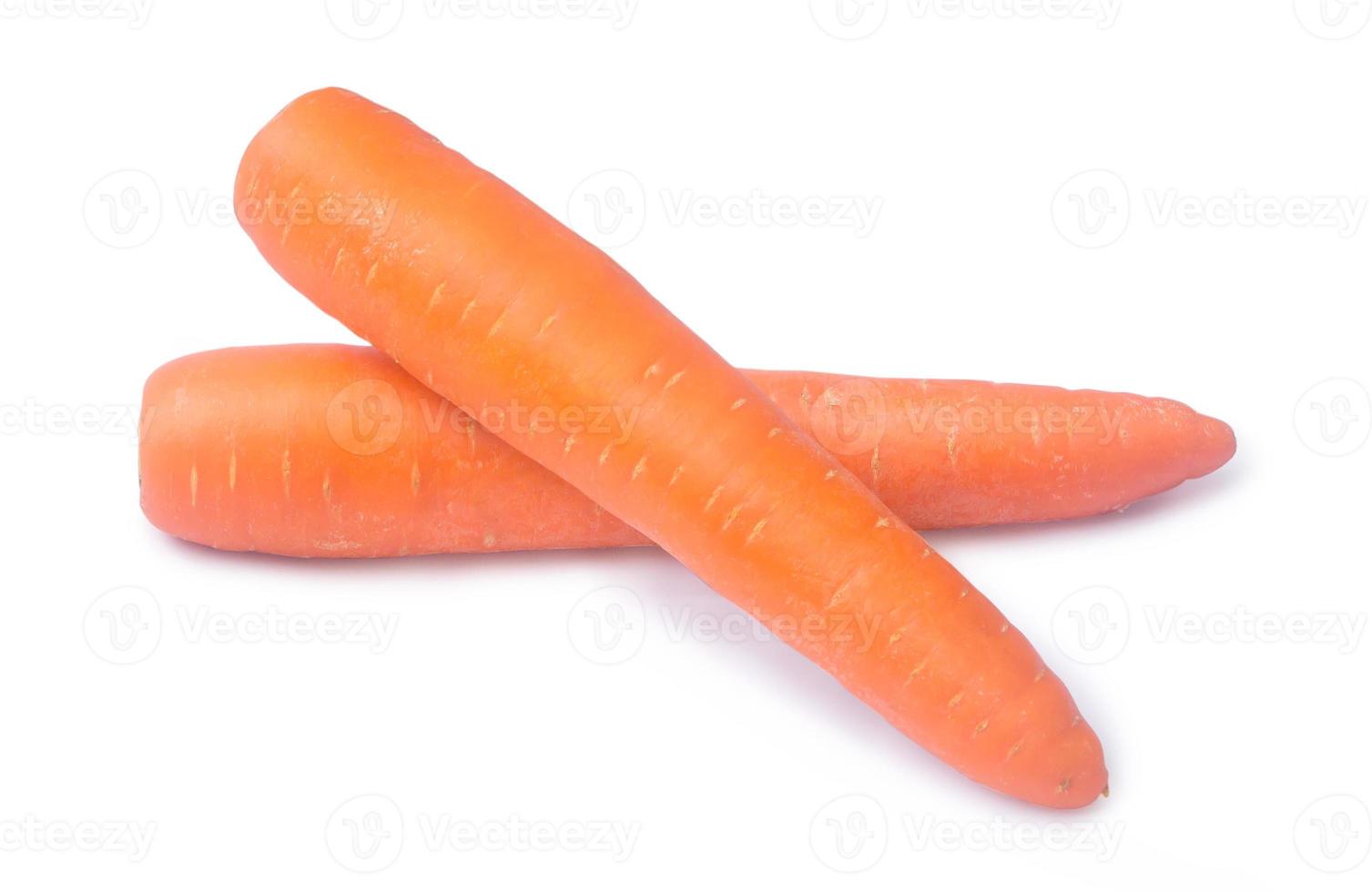 Due fresco arancia carota verdure isolato su bianca sfondo con ritaglio sentiero foto