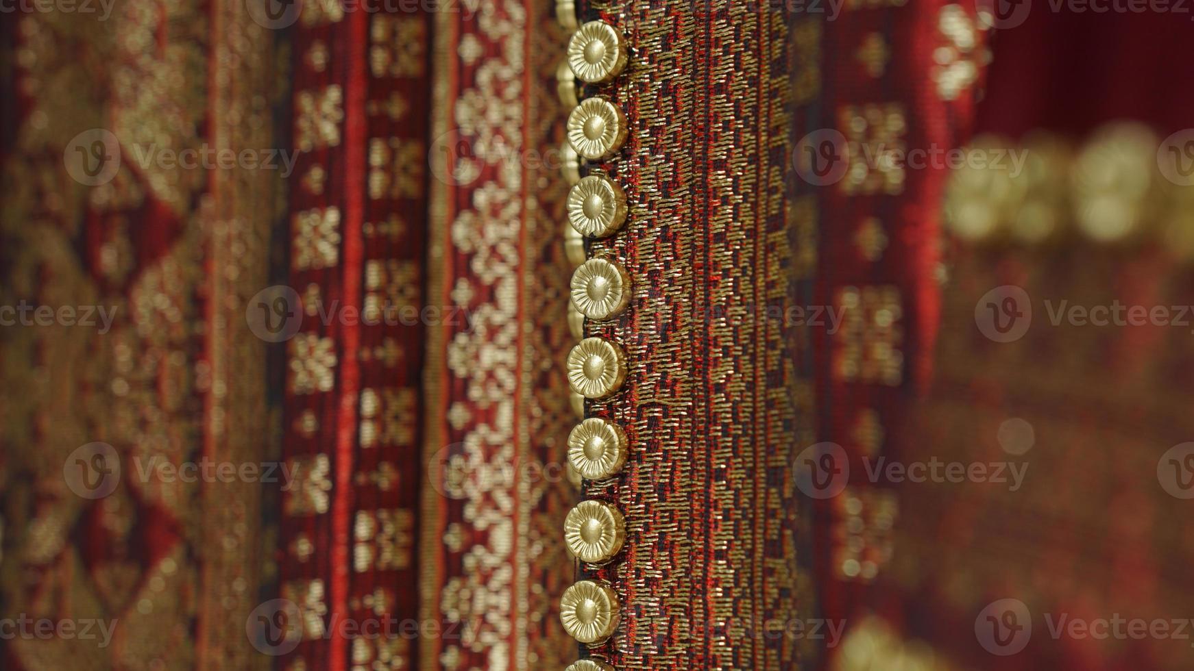 tradizionale batik songket modello Indonesia foto