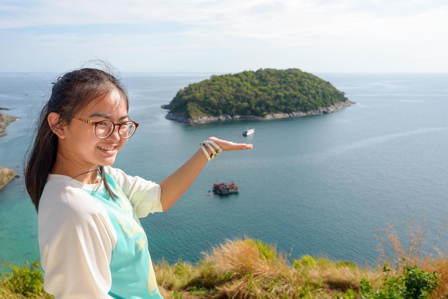 turisti su il paesaggio marino punto di vista foto