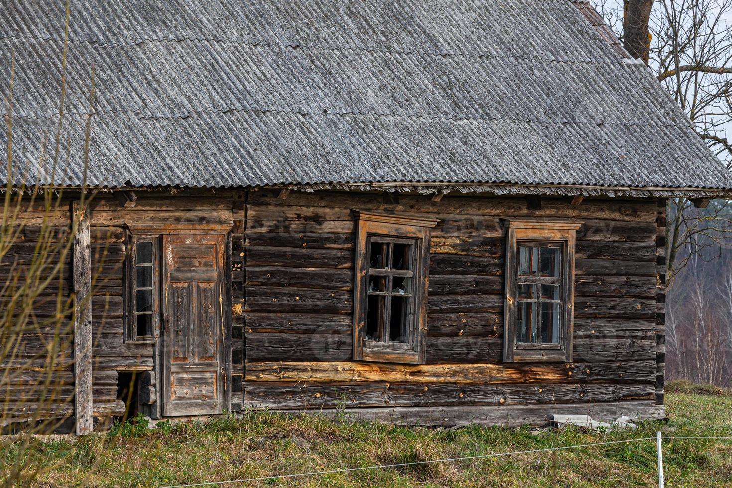 vecchio tradizionale case nel Lettonia foto