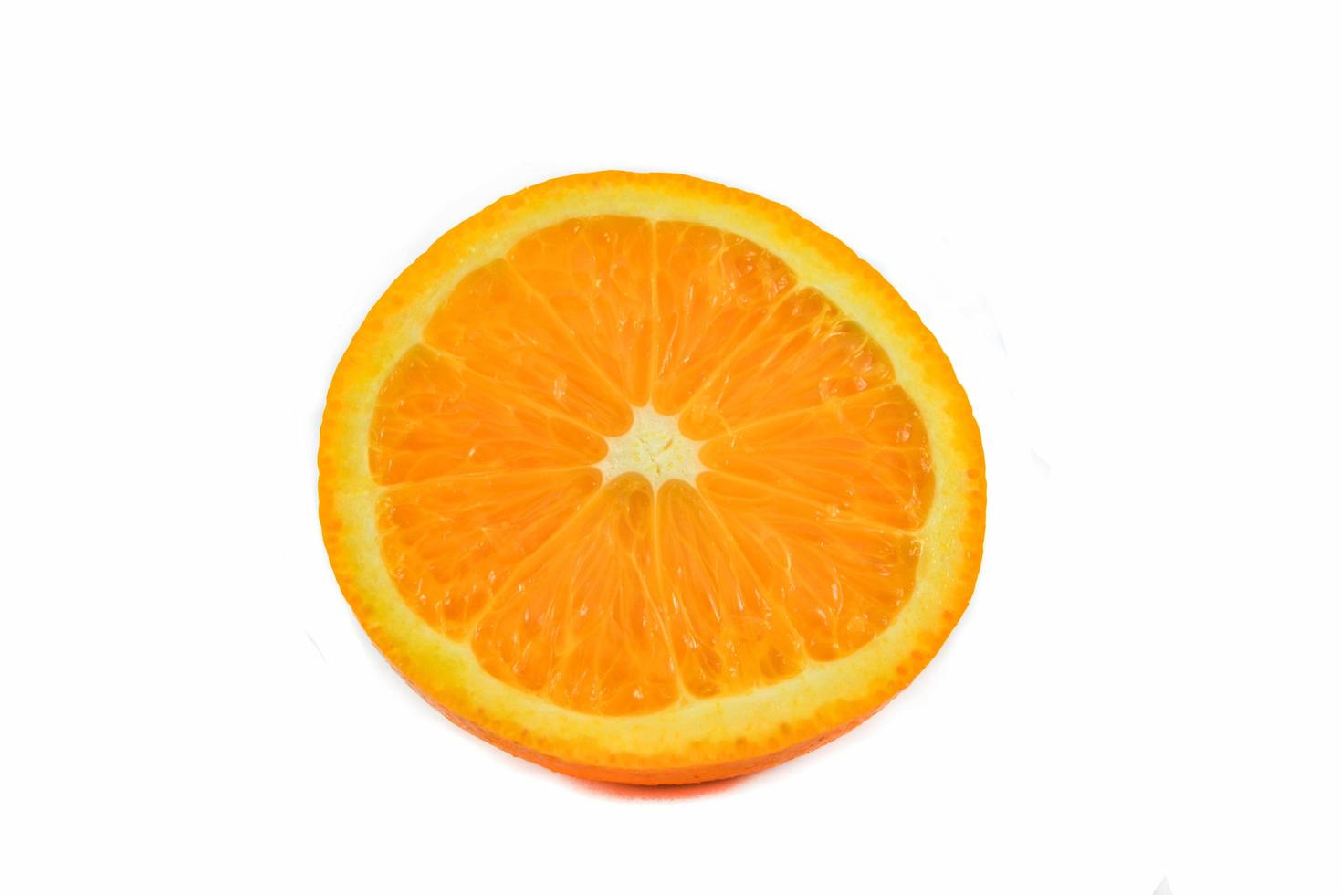 fresco arancia frutta fetta isolato su bianca sfondo foto