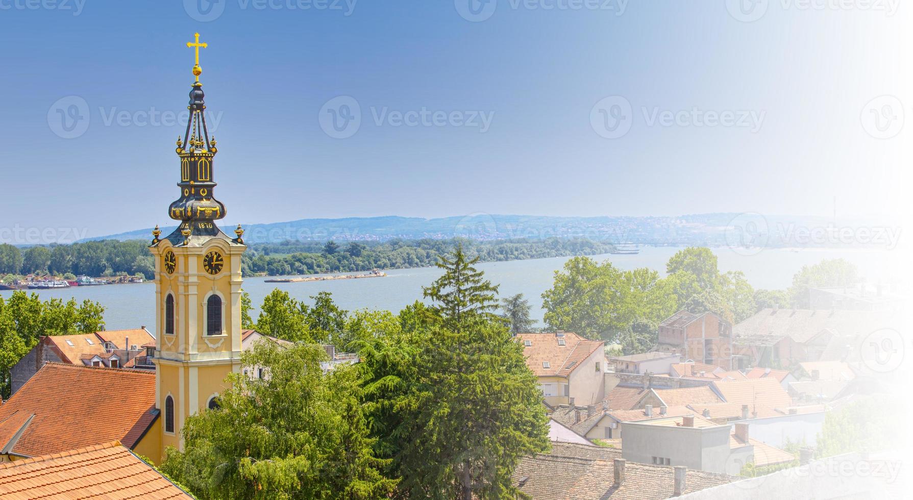 panoramico Visualizza di Zemun, con Chiesa Torre nel Belgrado, Serbia foto