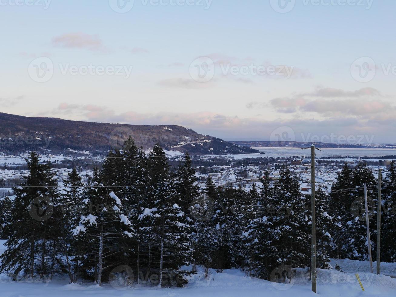 inverno neve isolato città montagna paesaggio foto