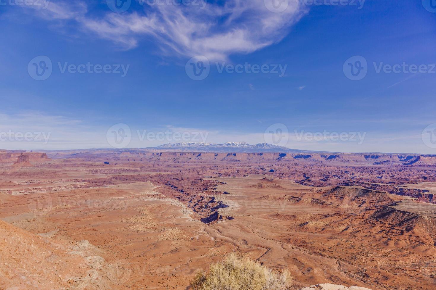 Visualizza su tipico roccia formazioni nel conyonlands nazionale parco nel Utah nel inverno foto