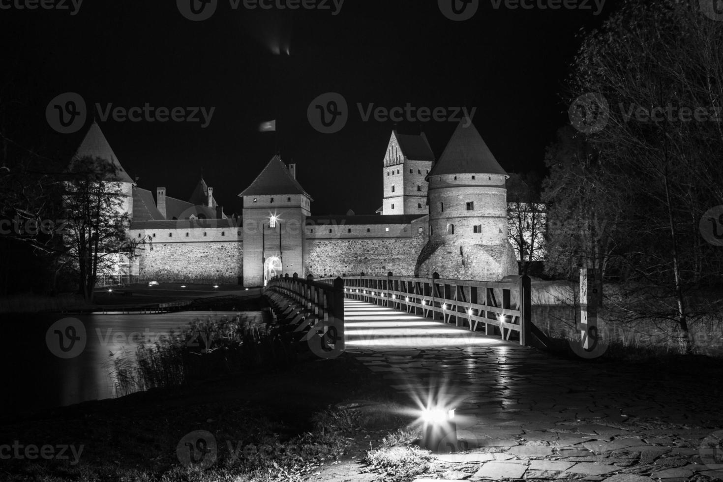 trakai castello a notte foto