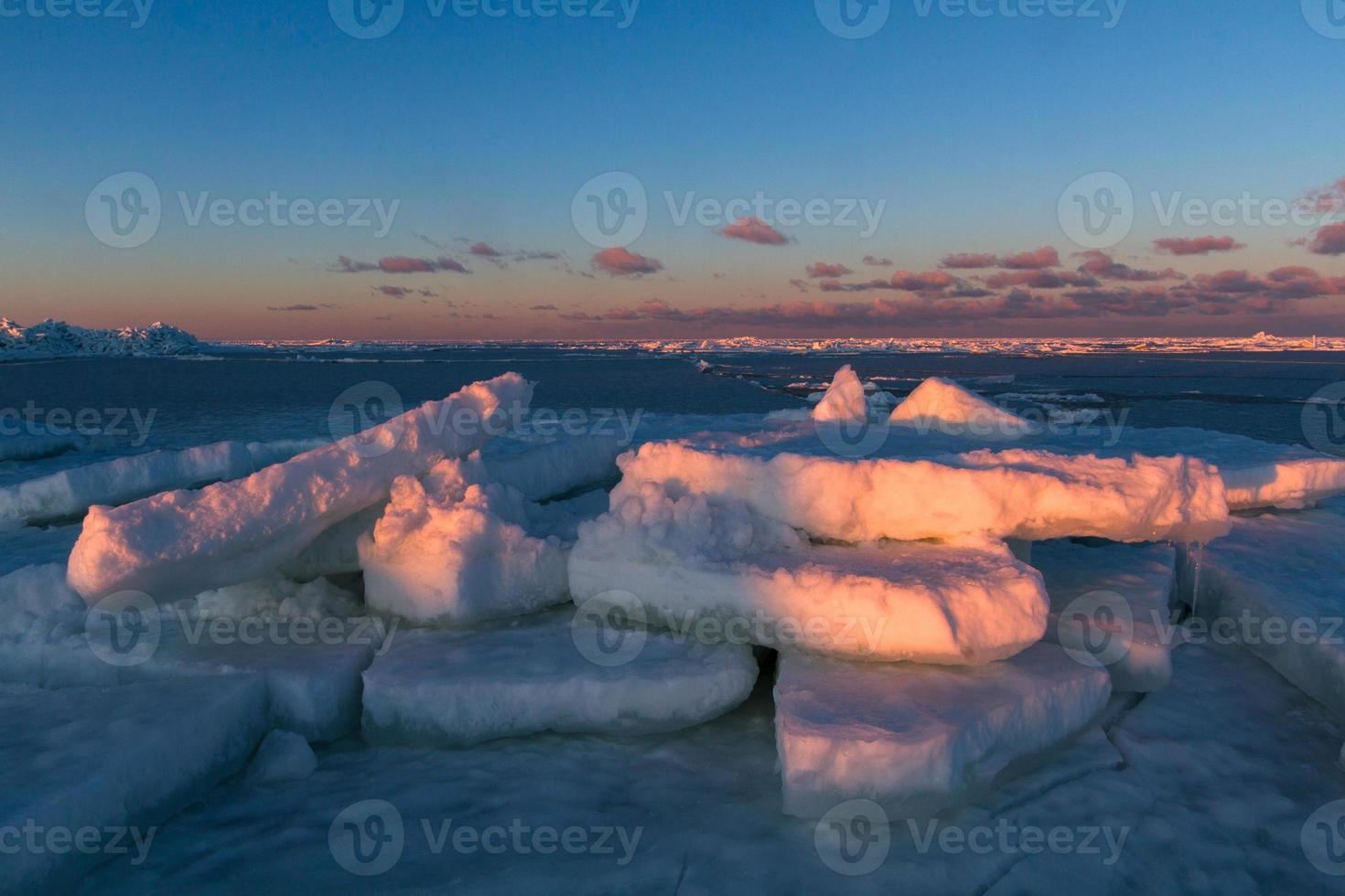 ghiaccio derive nel il baltico mare foto