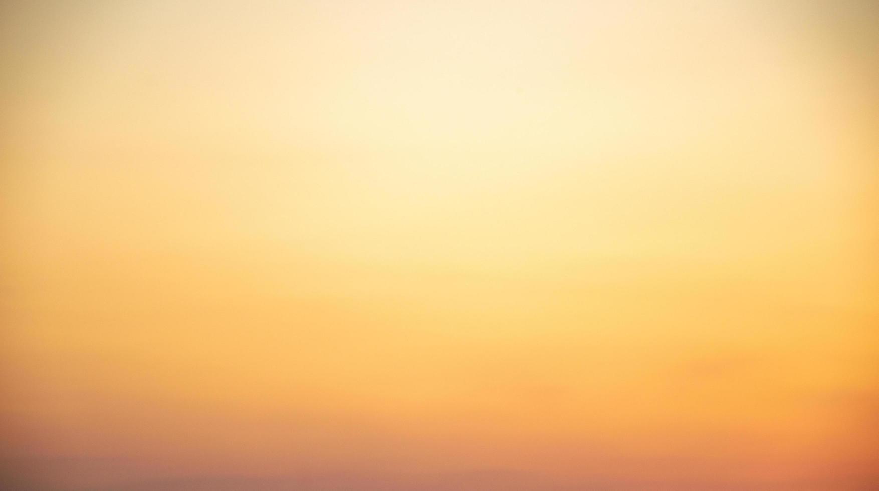 sfocato astratto cielo arancia pendenza sfondo design modello foto