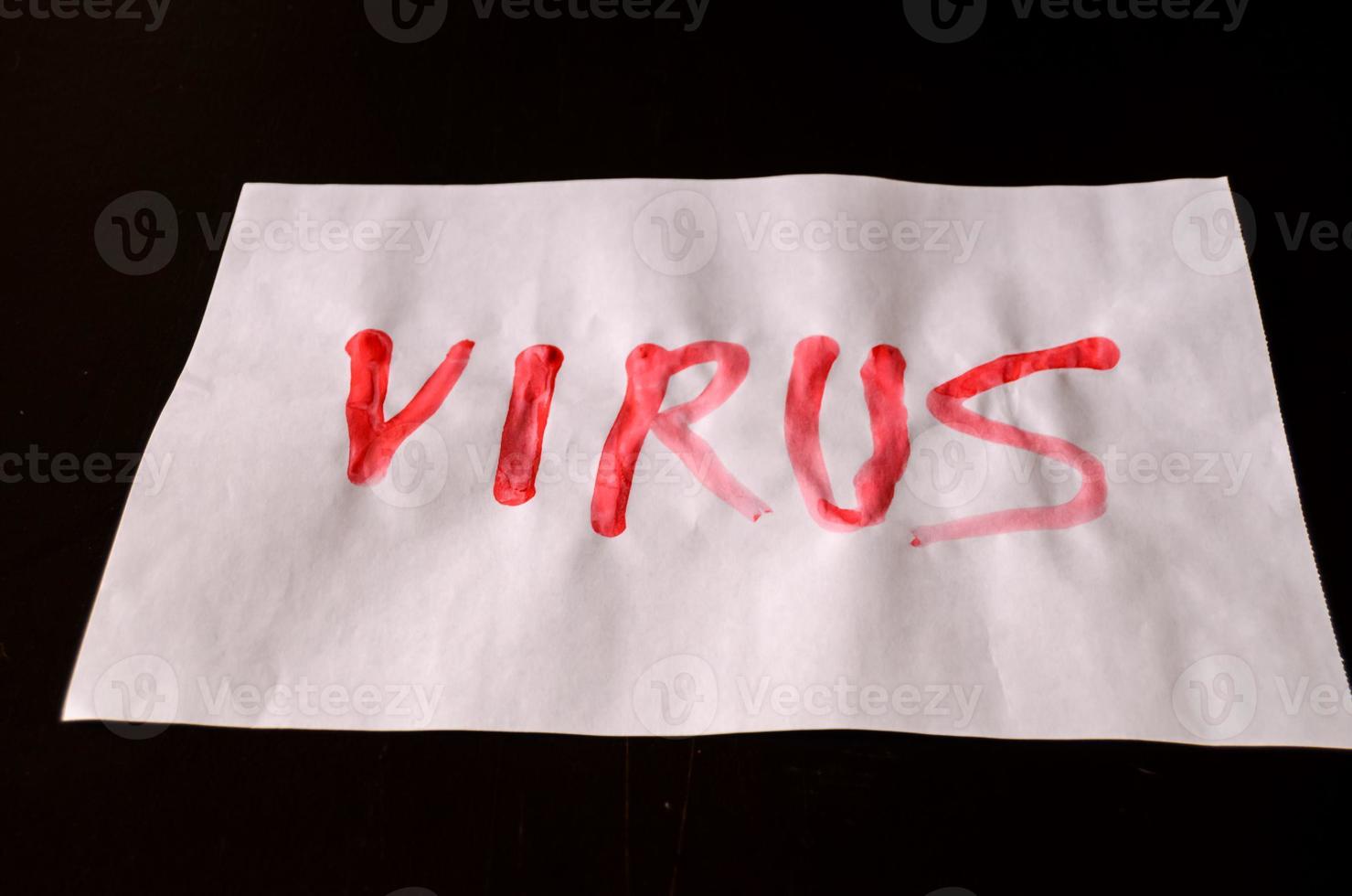 virus scritto su carta foto