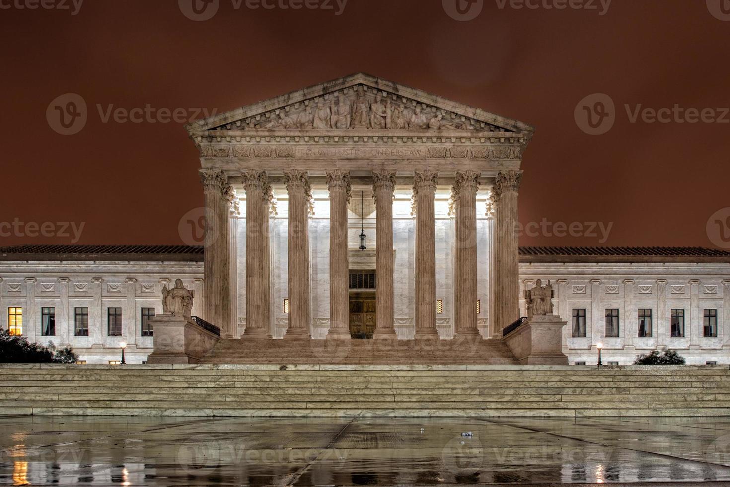 supremo Tribunale dc Washington a notte foto
