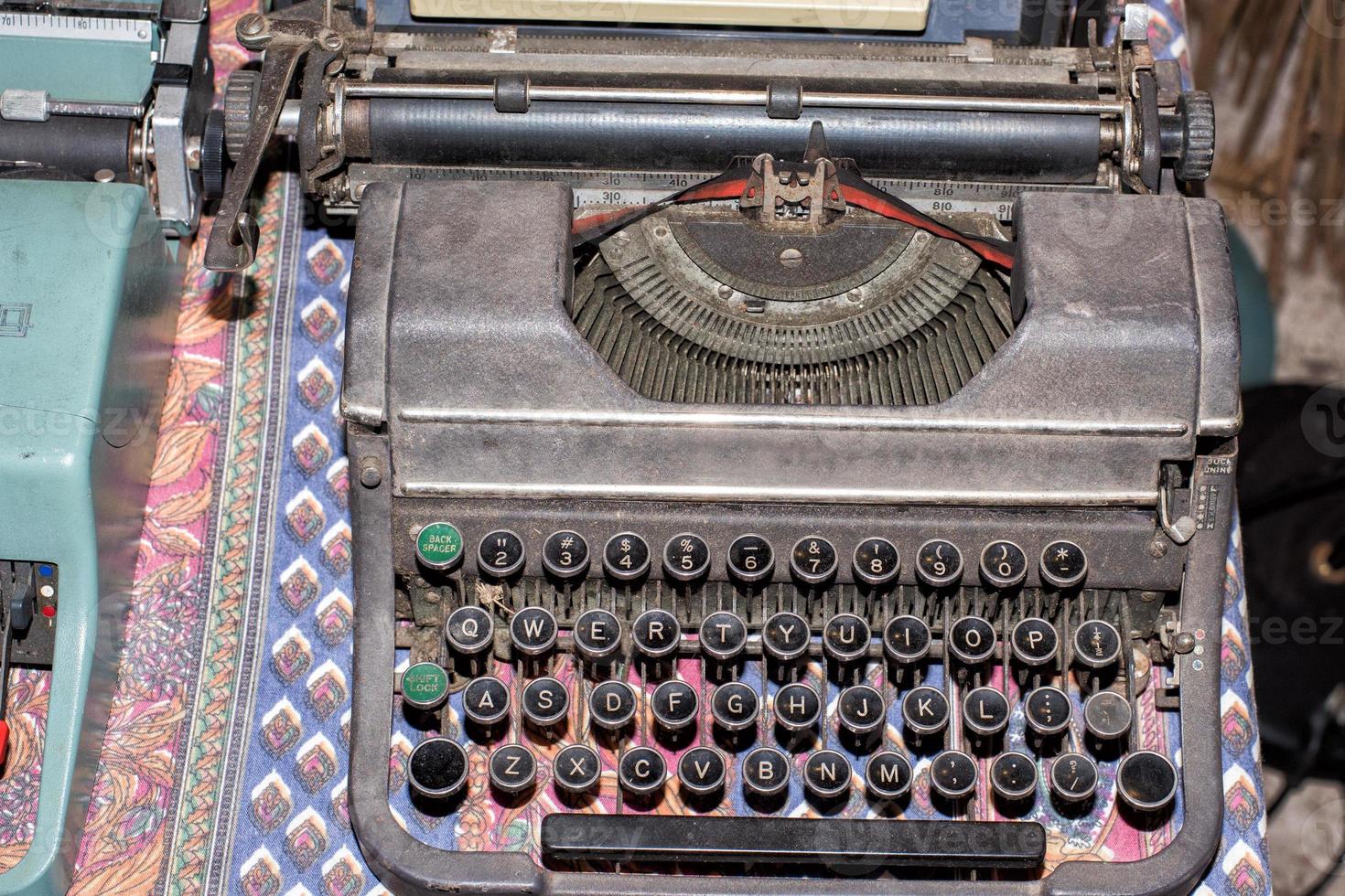 vecchio macchina da scrivere dettaglio di tastiera foto