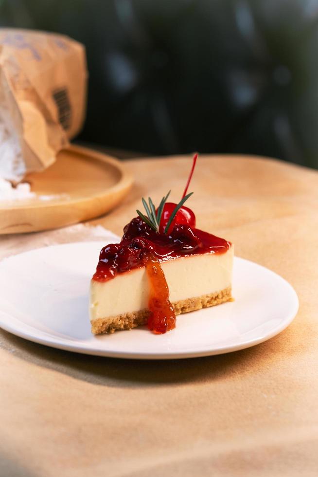 ciliegia torta di formaggio per il festivo stagione foto