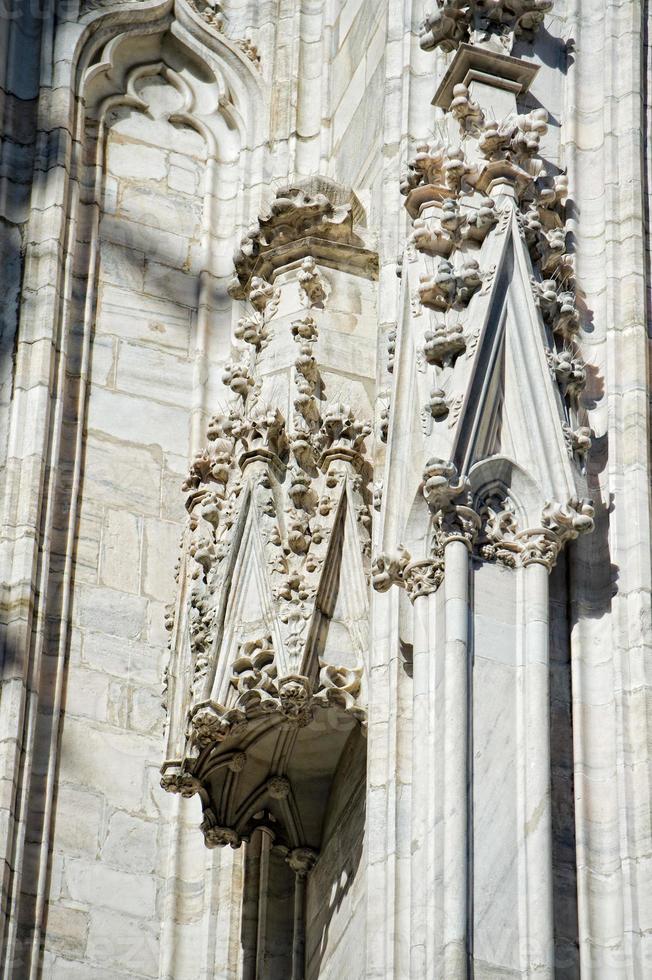 Milano 2005 expo capitale Cattedrale statua dettaglio foto