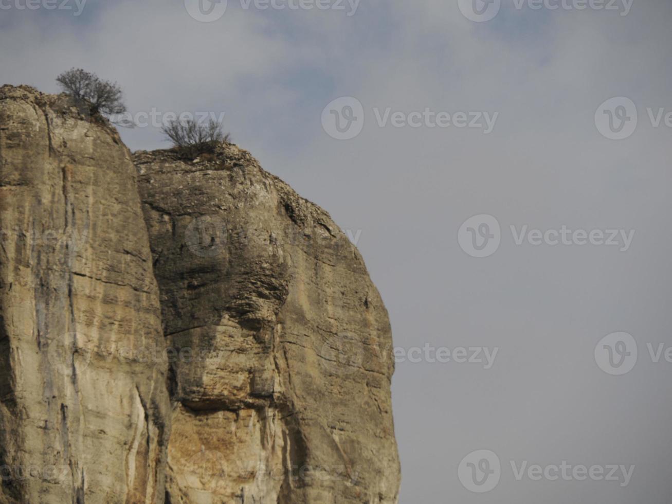 bismantov pietra un' roccia formazione nel il tosco-emiliano Appennini foto