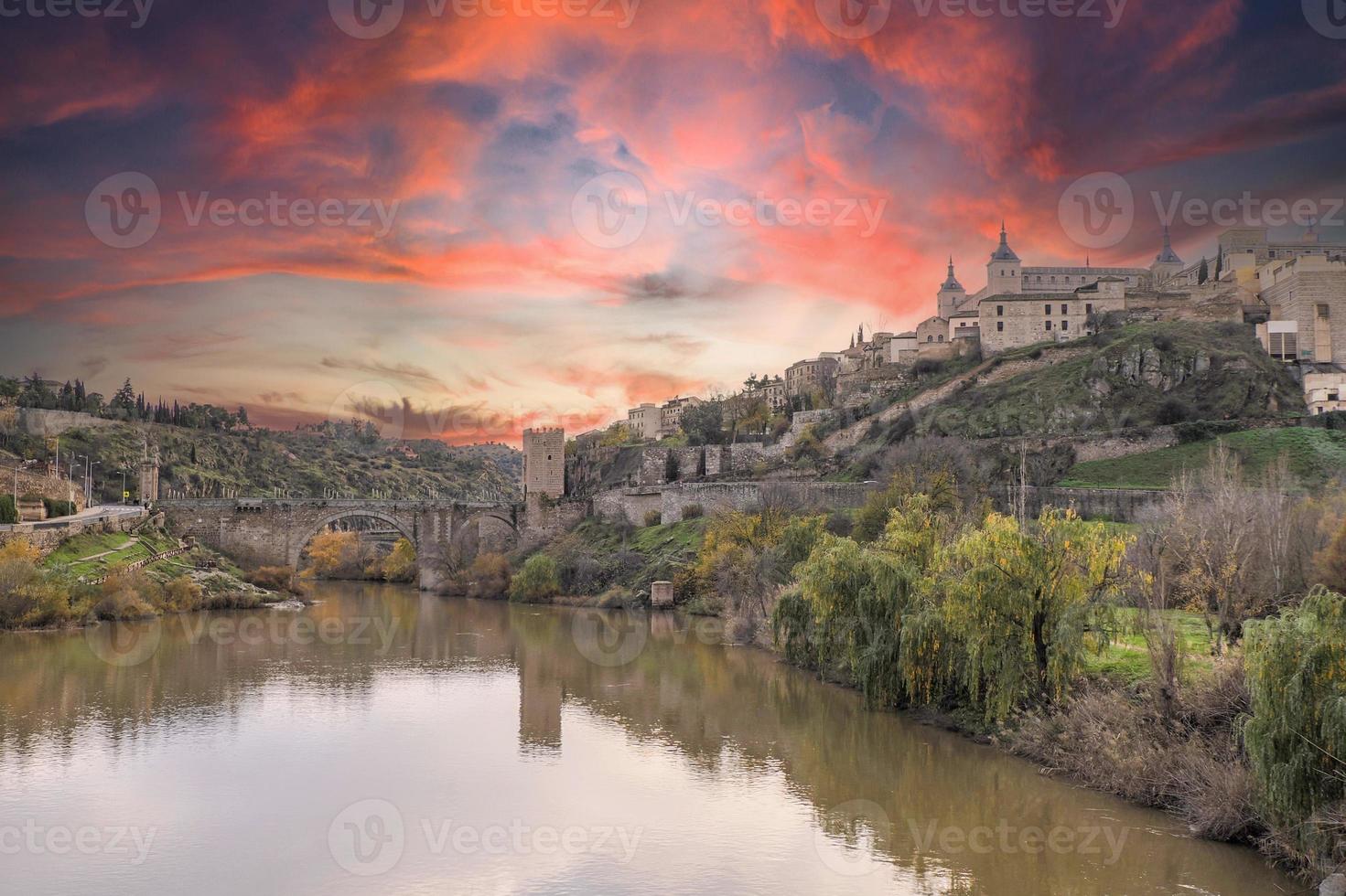 toledo Visualizza di il medievale vecchio cittadina, Spagna foto