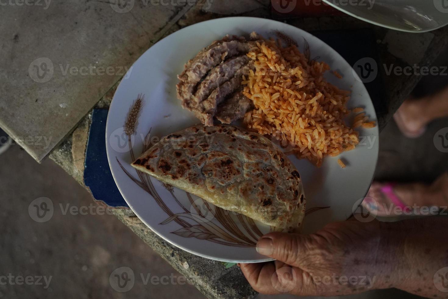 mano fatto messicano fresco tortillas foto