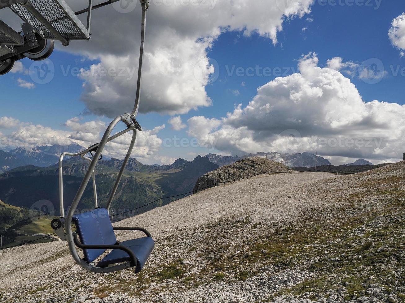 sedia cavo sollevamento nel dolomiti foto