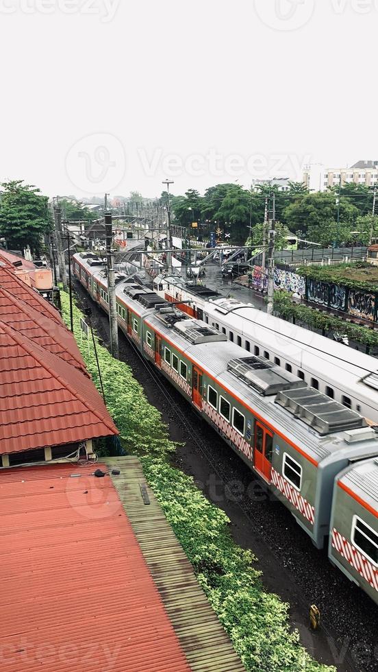 indonesiano ferrovia attraversato foto