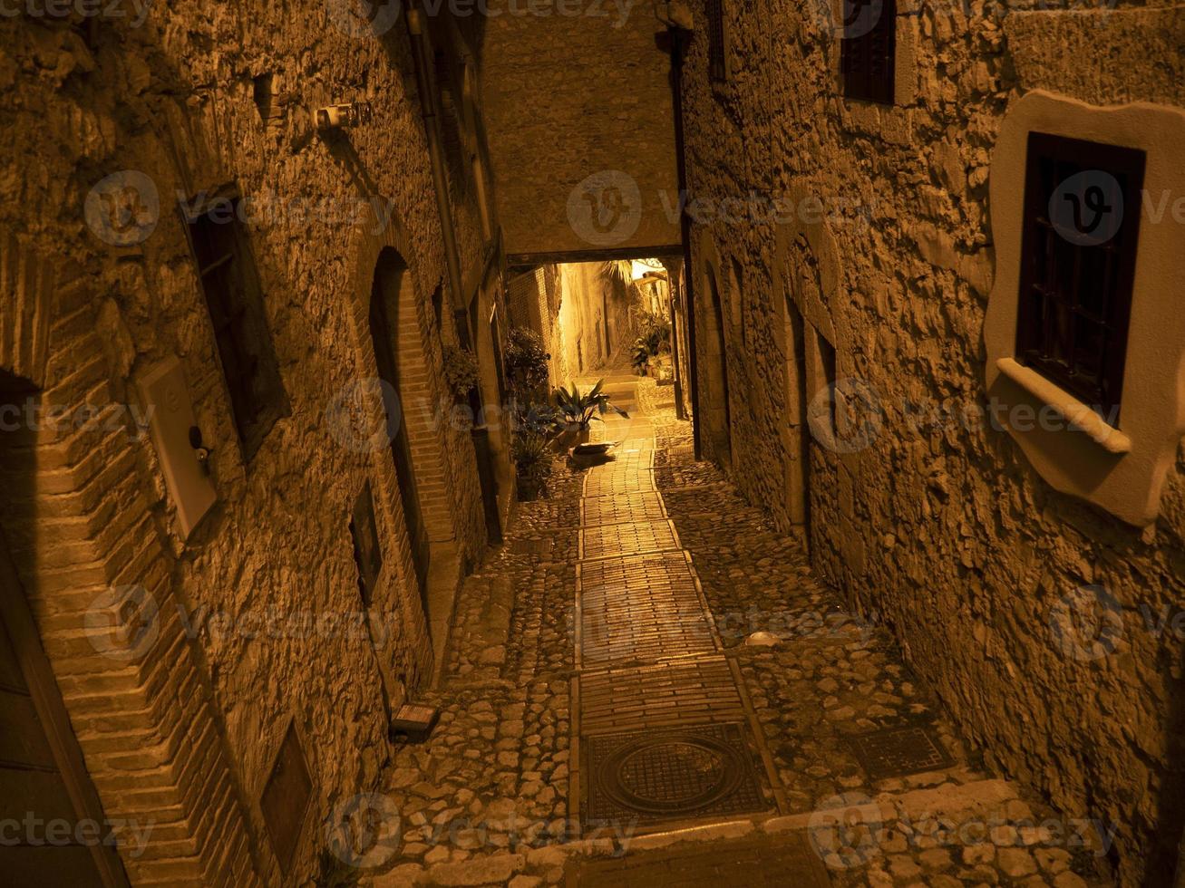 veroli medievale villaggio lazio frosinone notte Visualizza foto