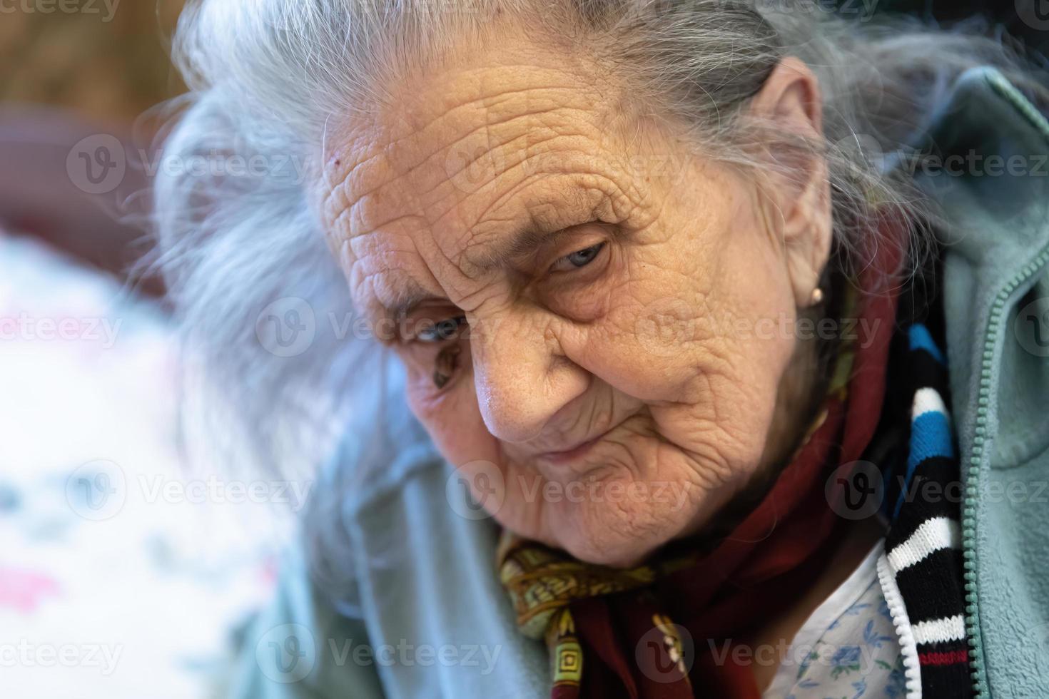 molto vecchio stanco donna foto