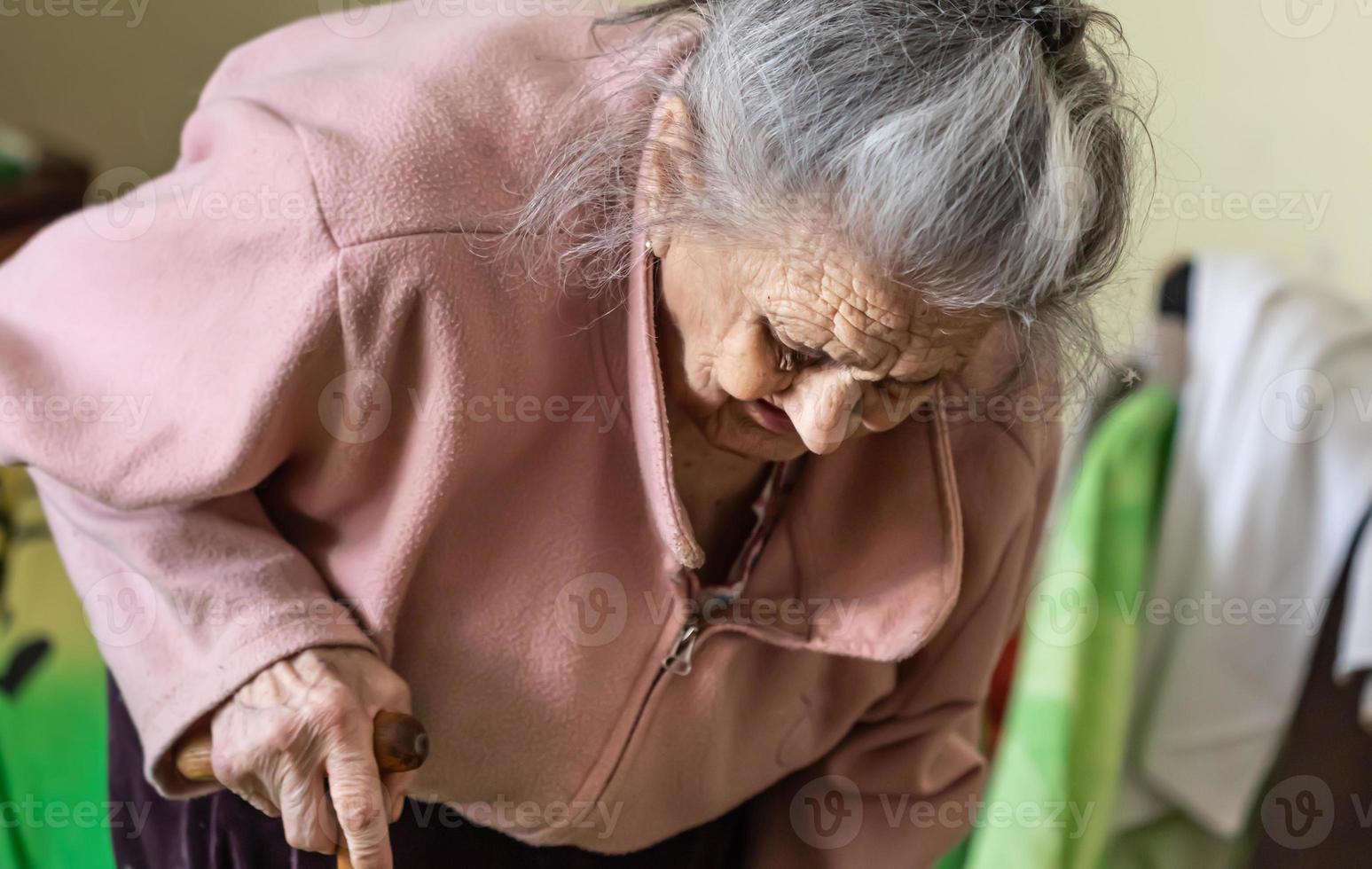 molto vecchio stanco donna foto