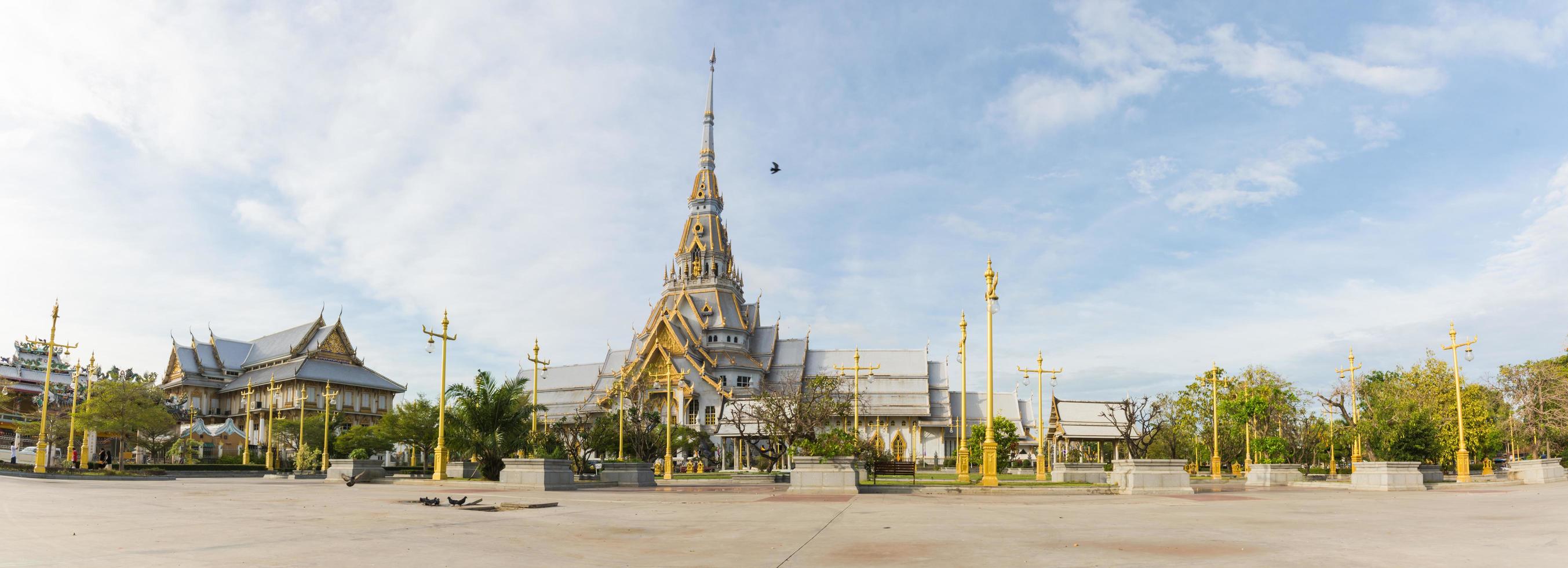 il tempio wat sothon wararam worawihan in thailandia foto