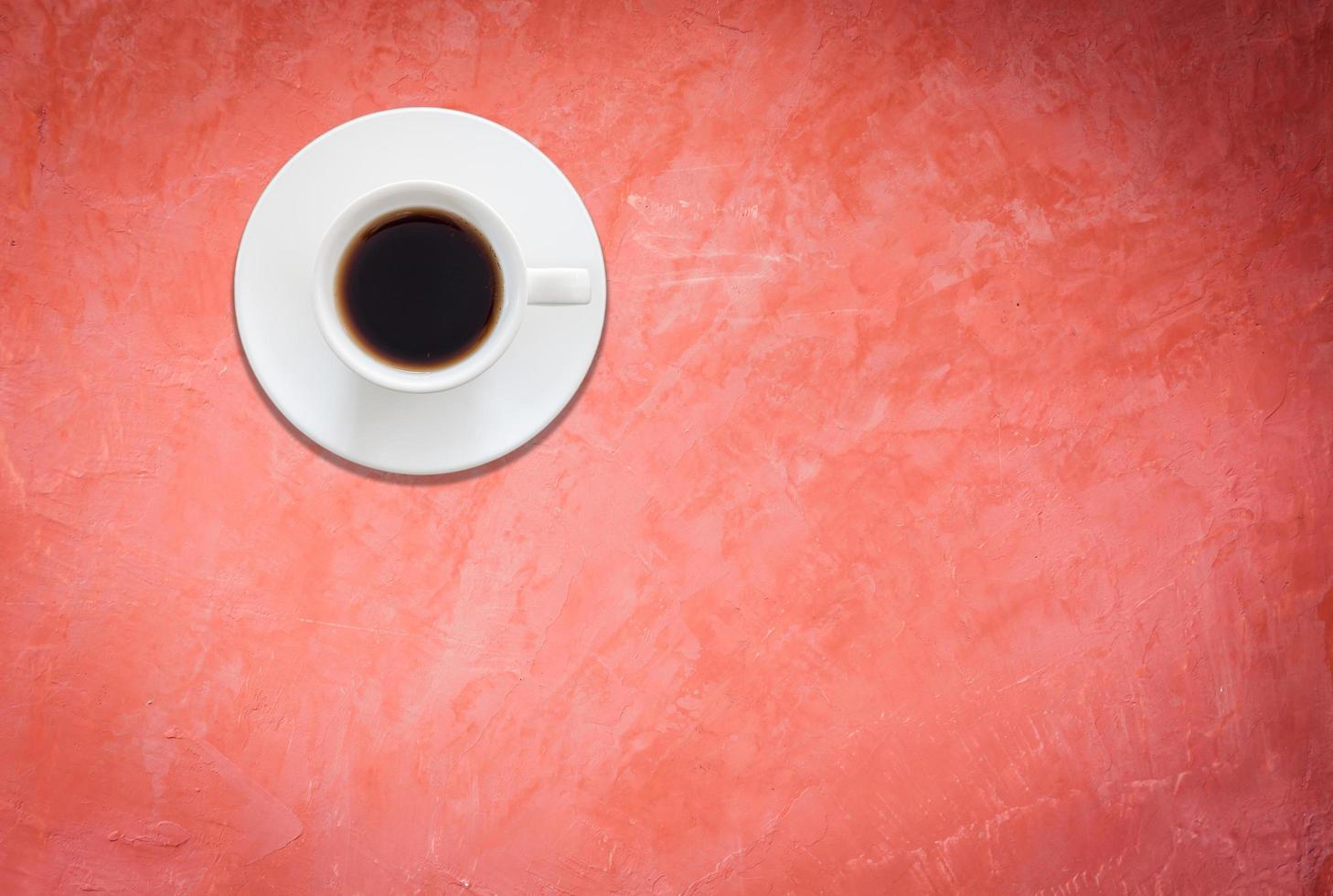 vista dall'alto della tazza di caffè bianco foto