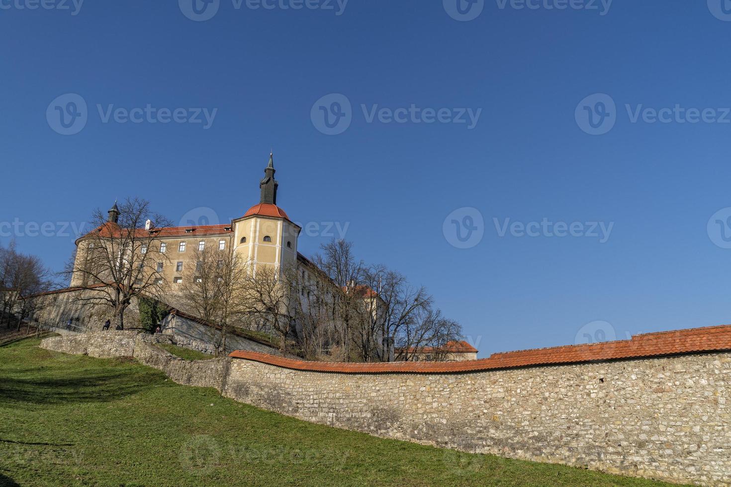 skofja loka medievale cittadina castello slovenia foto