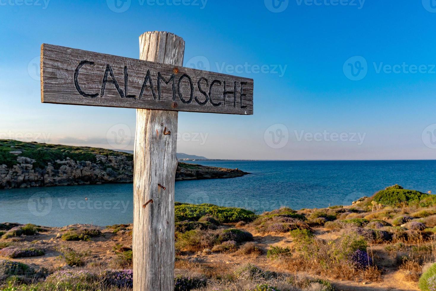 calamosche spiaggia nel sicilia Italia a tramonto Visualizza panorama foto