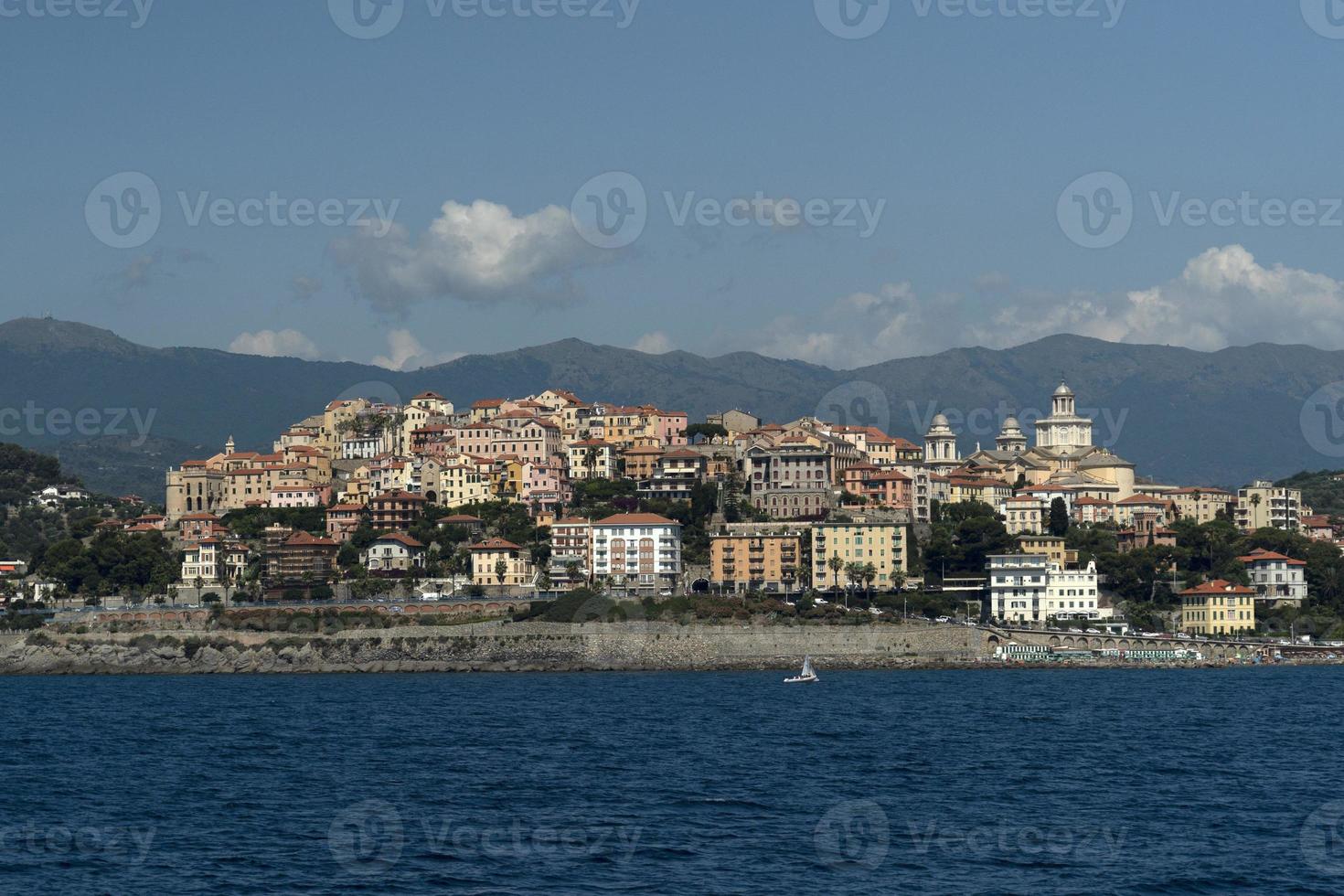 imperia cittadina Visualizza a partire dal il mare foto