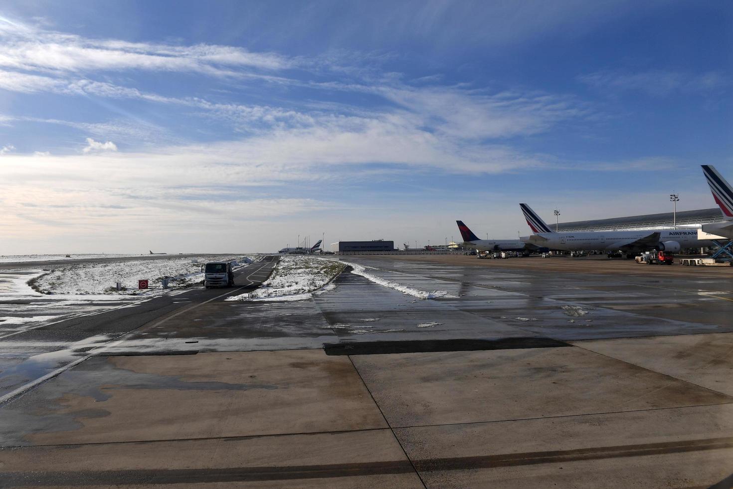 Parigi, Francia - febbraio 10 2018 - Parigi aeroporto coperto di neve foto