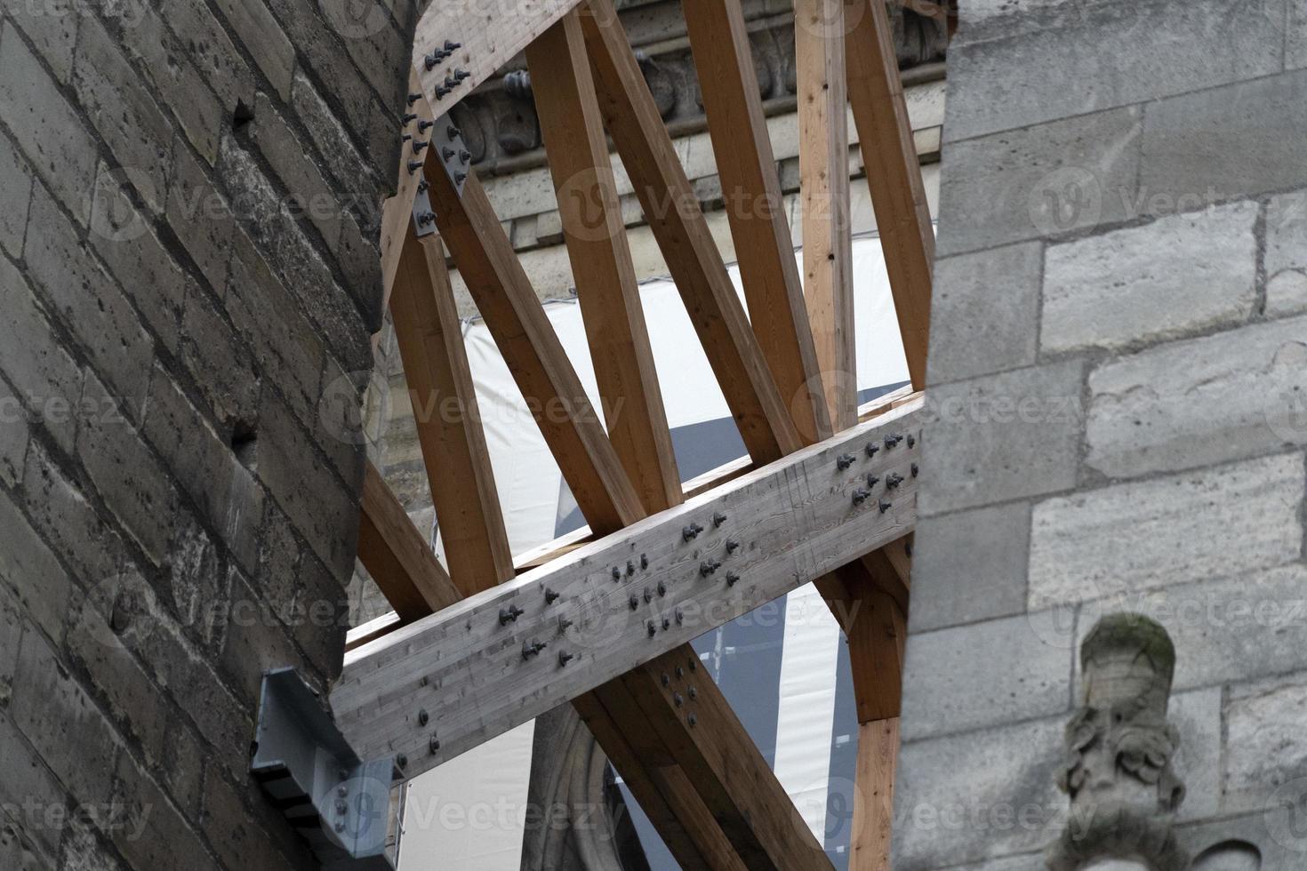 notre dama Parigi sotto restauro foto