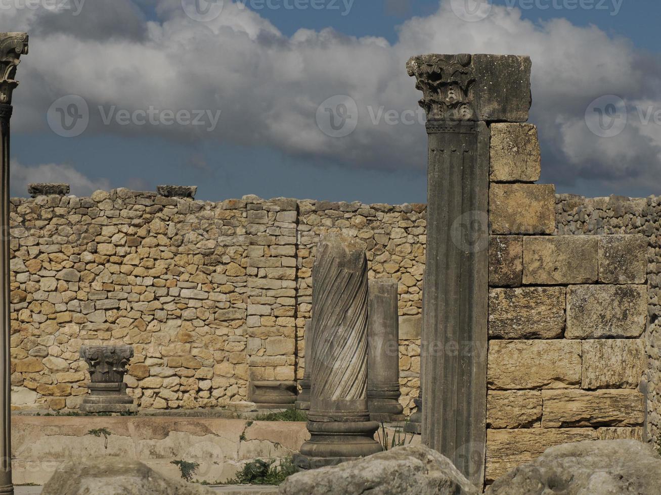 volubilis romano rovine nel Marocco- meglio conservato romano rovine collocato fra il imperiale città di fez e meknes foto