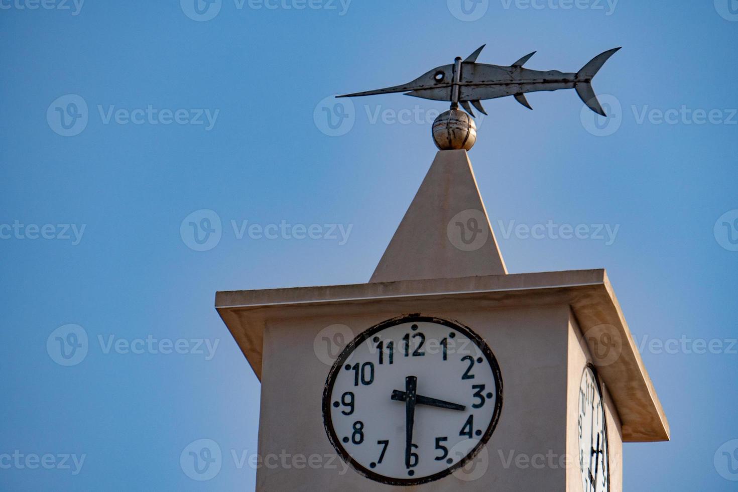 porto palo sicilia Chiesa pesce spada tempo metereologico banderuola foto