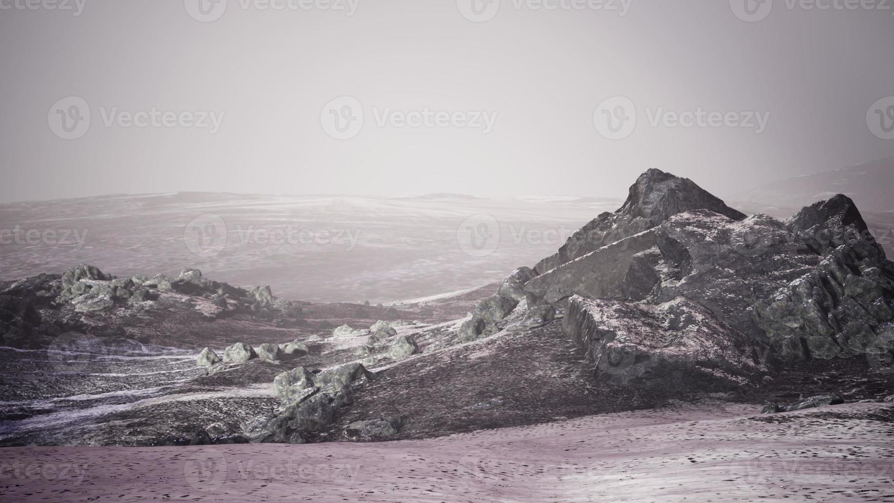 drammatico inverno buio deserto steppa su un' montanaro montagna altopiano foto