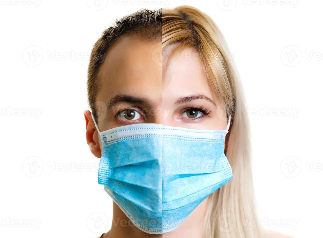 avvicinamento ritratto di un' giovane medico indossare un' maschera isolato su bianca sfondo bitcoin foto