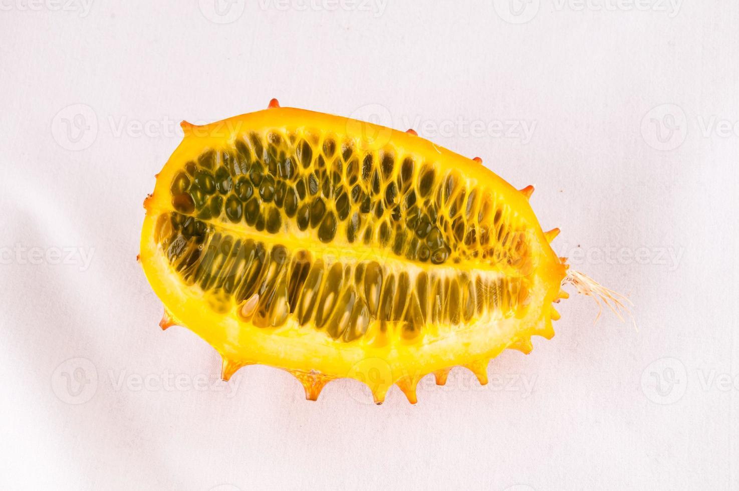 isolato kiwano frutta foto